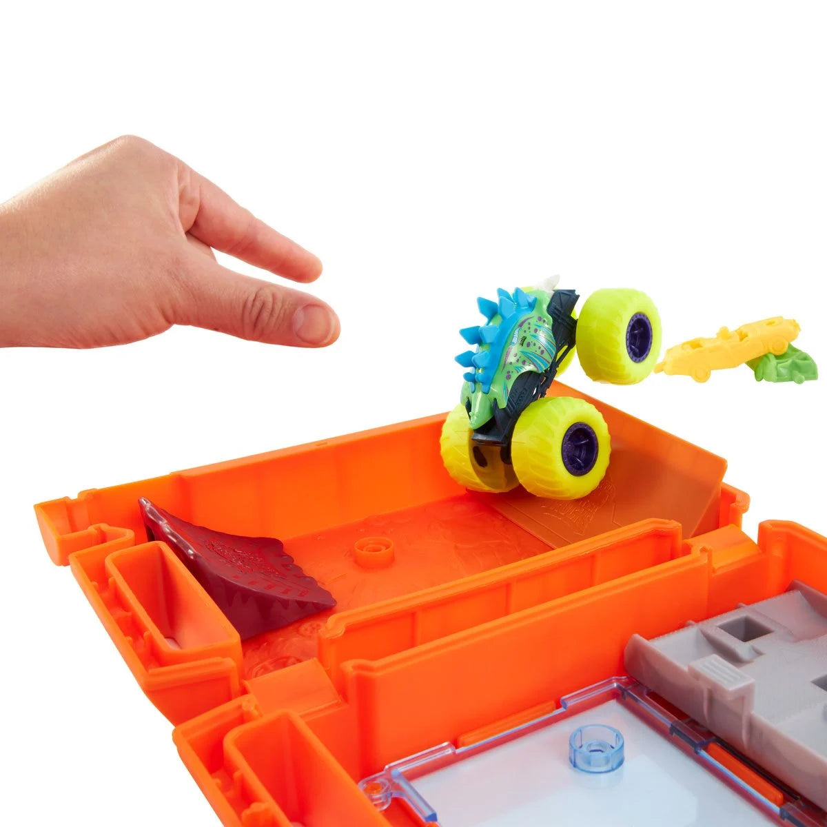 Hot Wheels Monster Trucks Fuel N' Go Playset