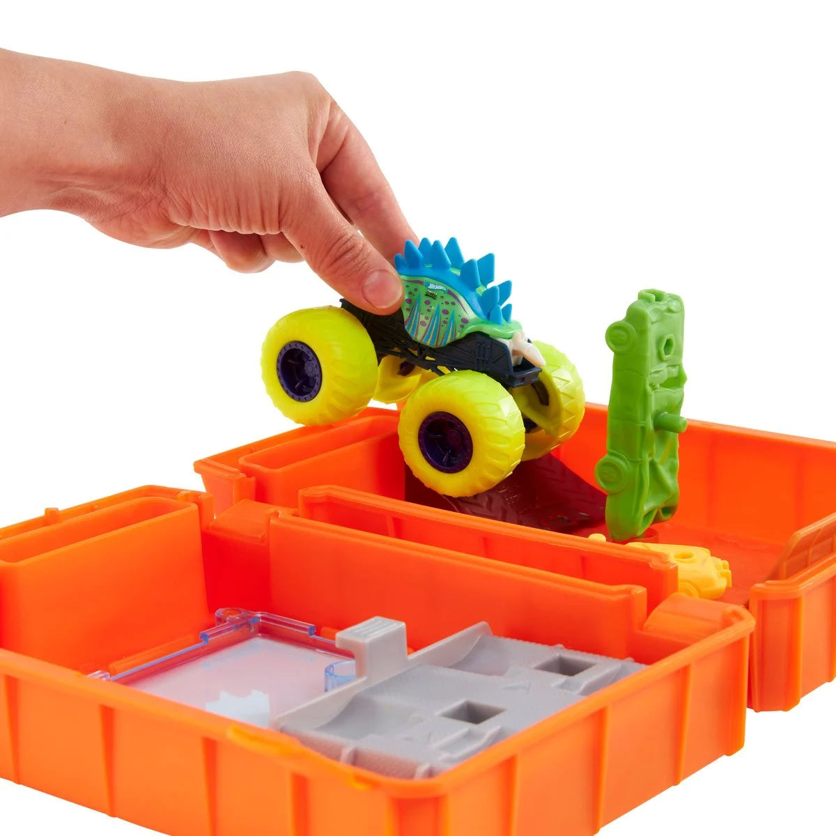 Hot Wheels Monster Trucks Fuel N' Go Playset